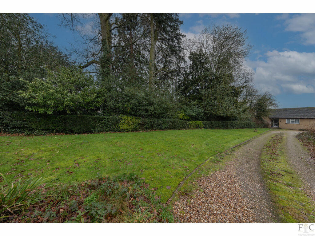 St. Marys Road, Lutterworth, LE17 photo 3