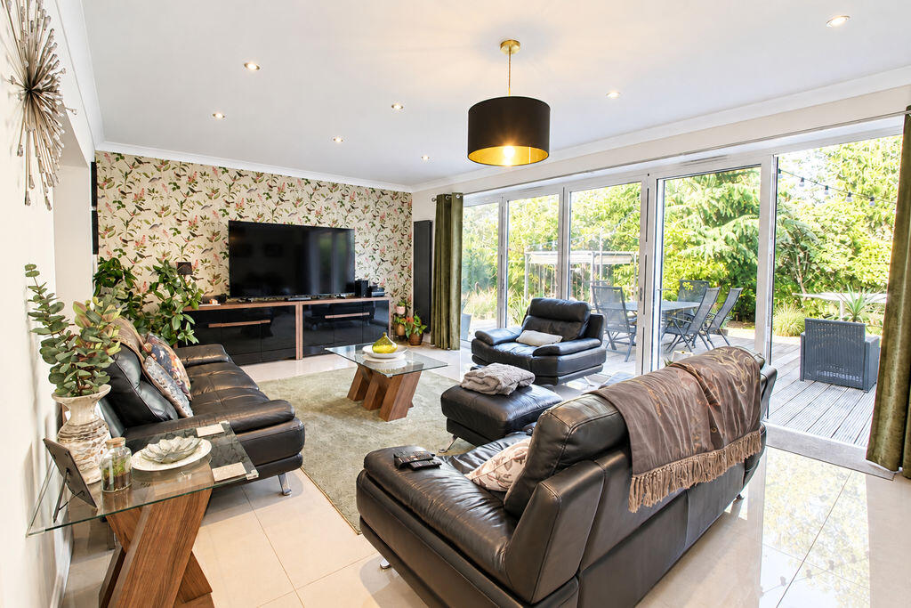 House in Enfield - View 4