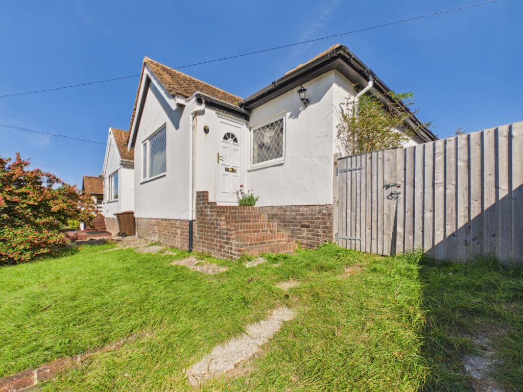 2-bed detached on Arlington Gardens, Saltdean, Brighton, Brighton & Hove, £375,000