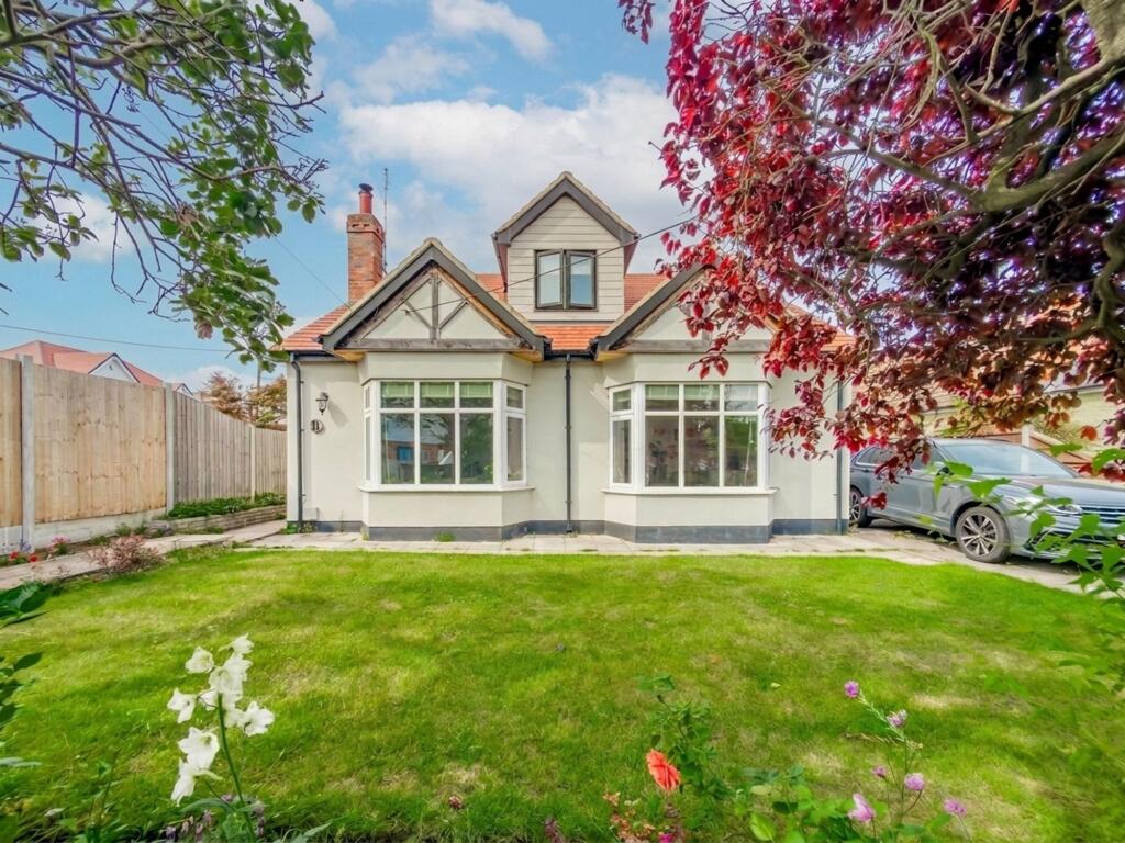 Main image of property: Hawkwell Park Drive, Hockley, SS5