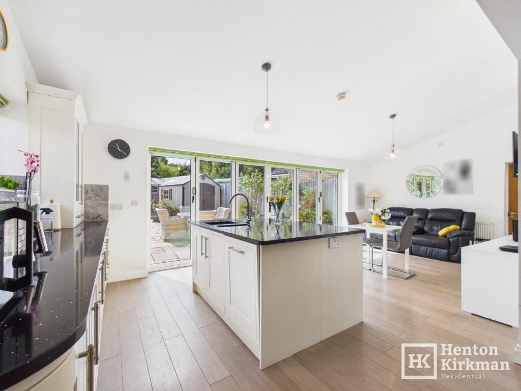 House in Basildon, Ramsden Crays - More