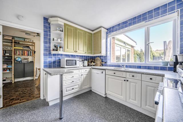 Ridgeway Close, Chesham photo 4