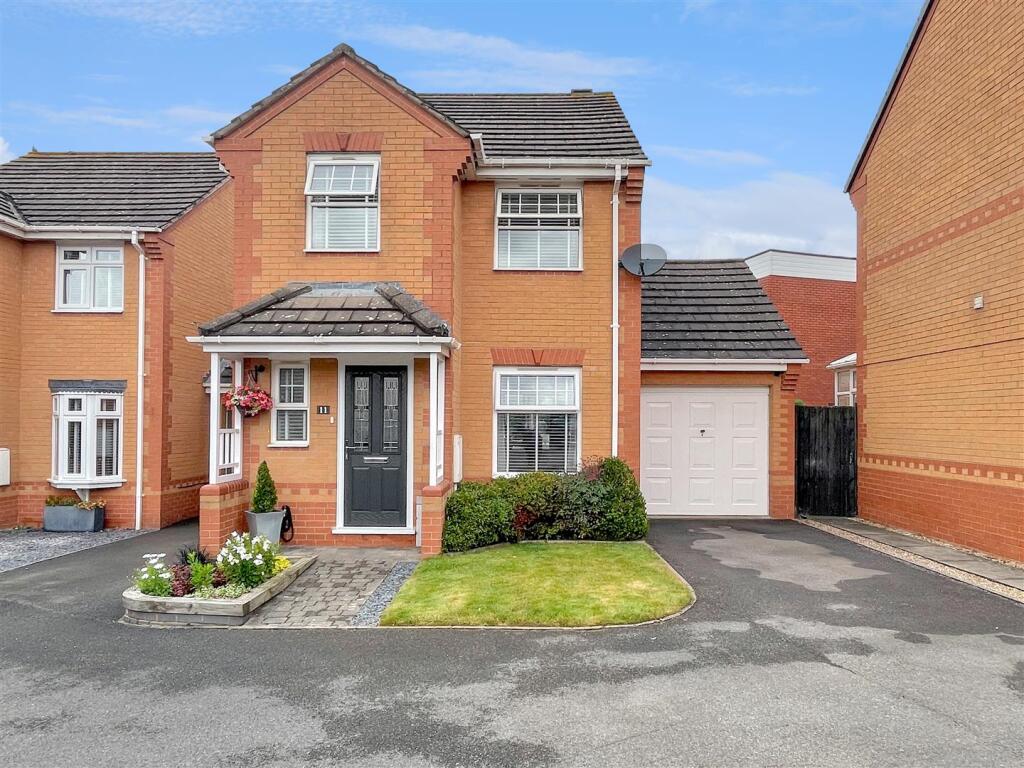 3-bed detached on Horseshoe Close, Cosby, Leicester, £310,000