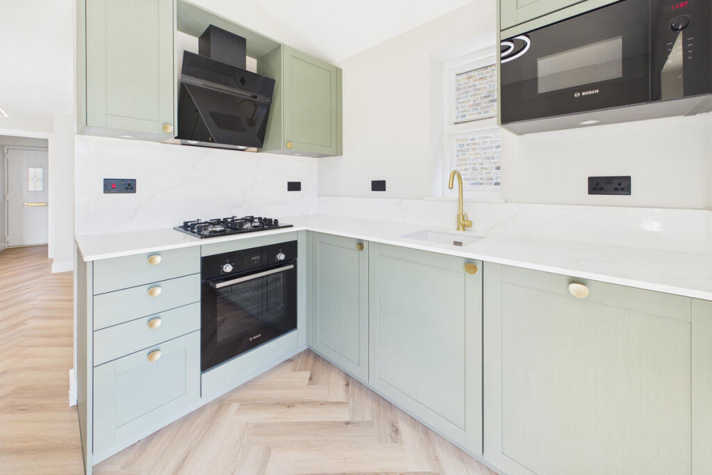 House in Hemel Hempstead - More