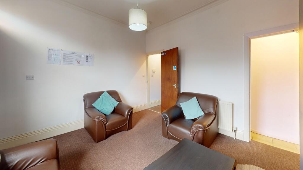 House in Leeds - View 2