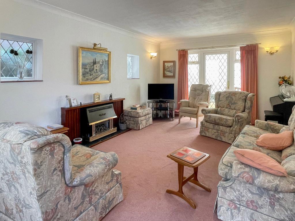 House in Croydon - More