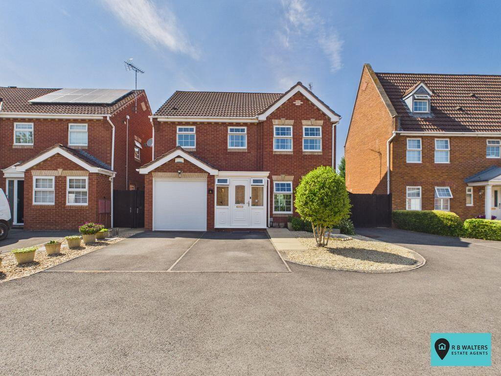 Main image of property: The Gallops, Hempsted