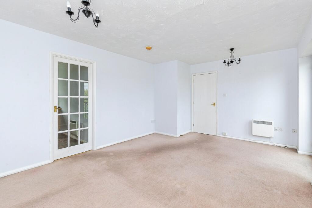 Apartment in Rochester, Troy Town - More