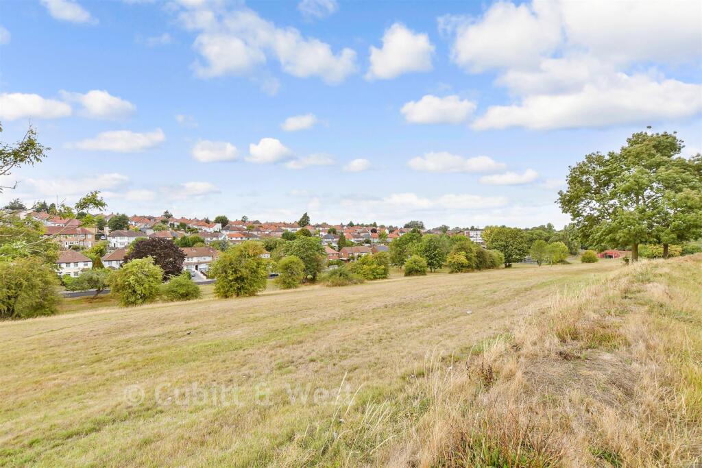 House in London, Forestdale - View 4