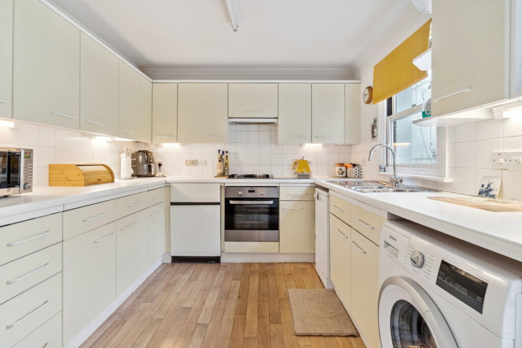House in Harrow - View 5