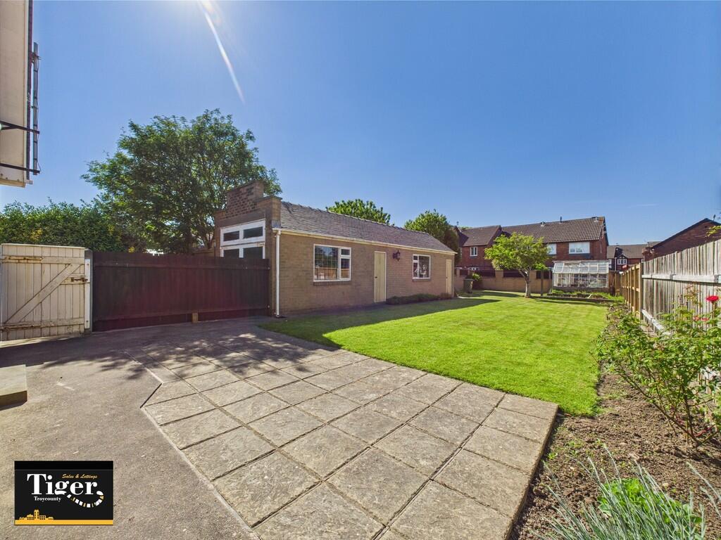 Ravenswood Avenue, Blackpool photo 2