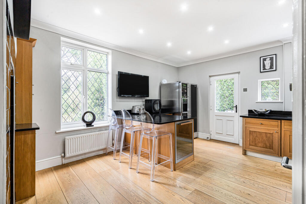 House in Reigate and Banstead, Surrey - View 3