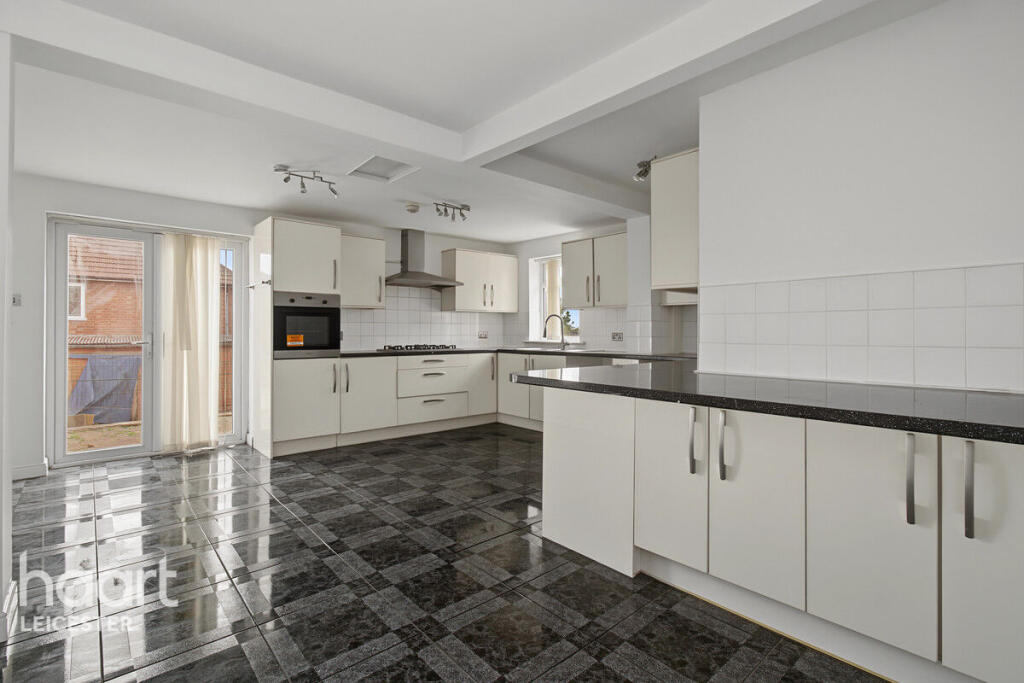 House in Leicester - View 5