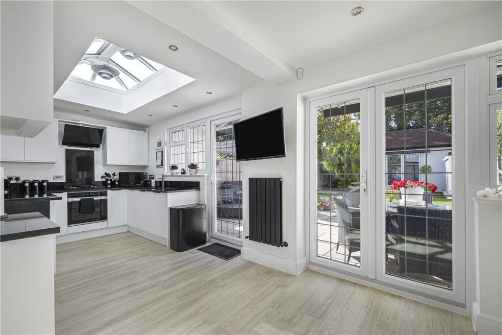 House in Orpington, Poverest, St Mary Cray - View 5