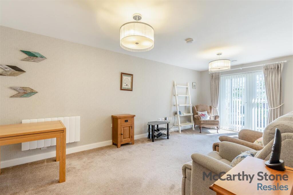 Main image of property: Hindhead Knoll, Walnut Tree, Milton Keynes