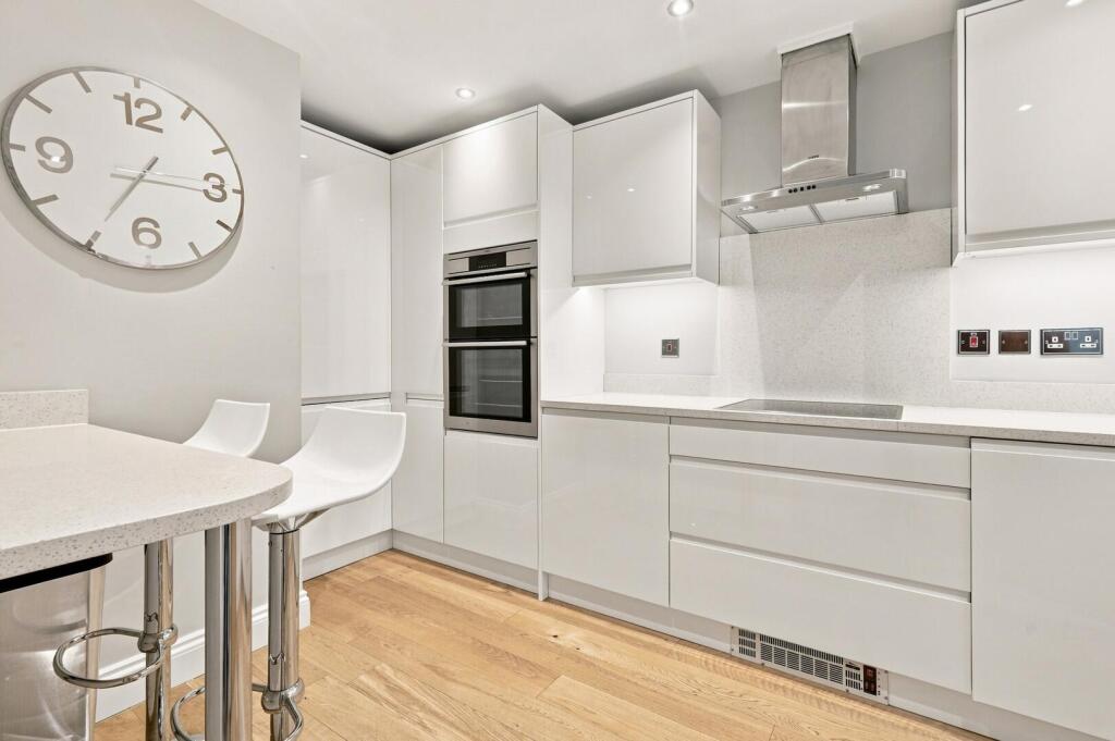 Apartment in London - More