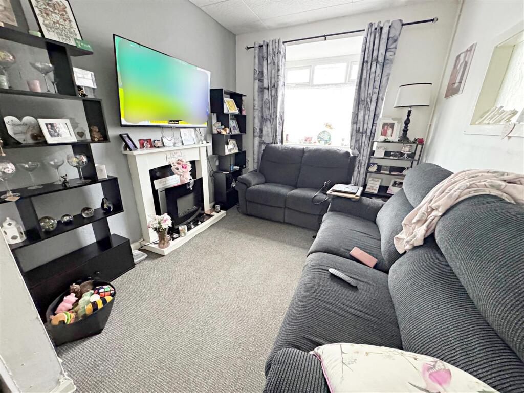 House in Doncaster - View 2