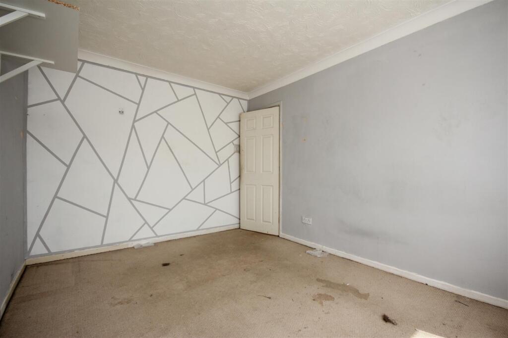 House in Earls Barton - More