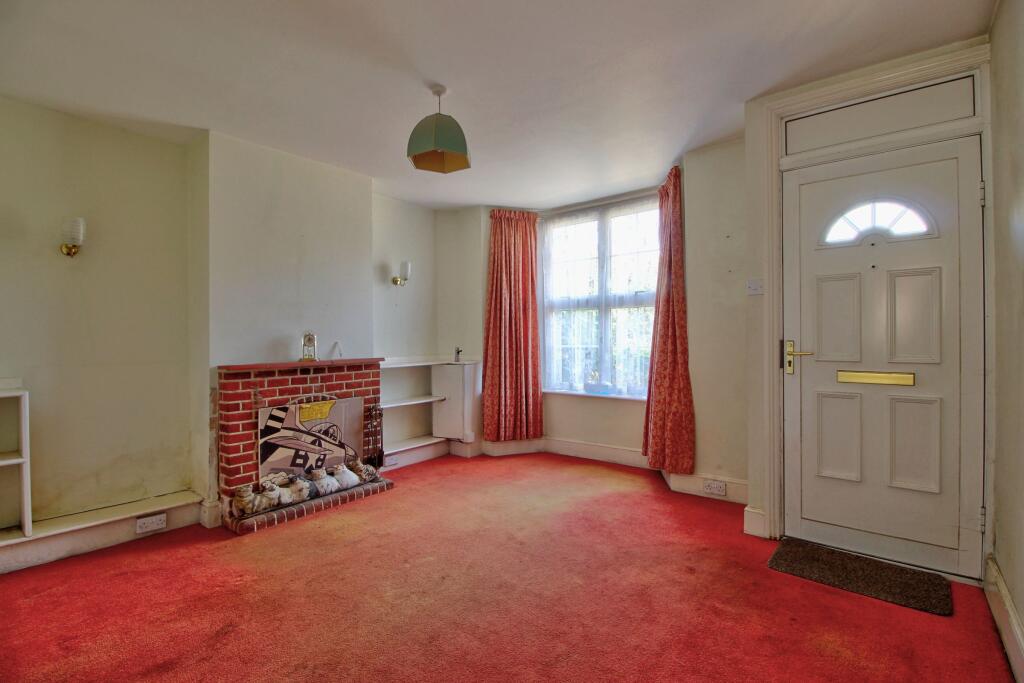 Matthewsgreen Road, Wokingham - View 3