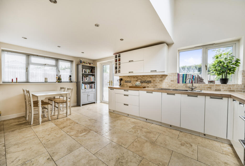 Main image of property: Mayfield Road, Farmoor, Oxford, Oxfordshire, OX2