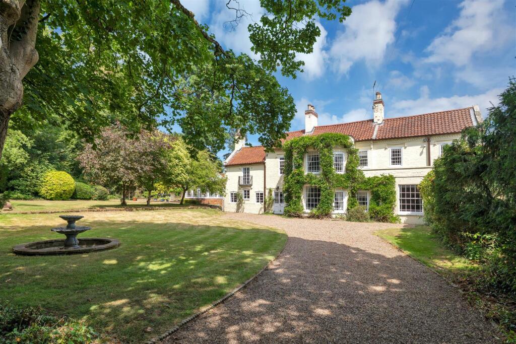 Main image of property: Gainsborough Road, Winthorpe, Newark