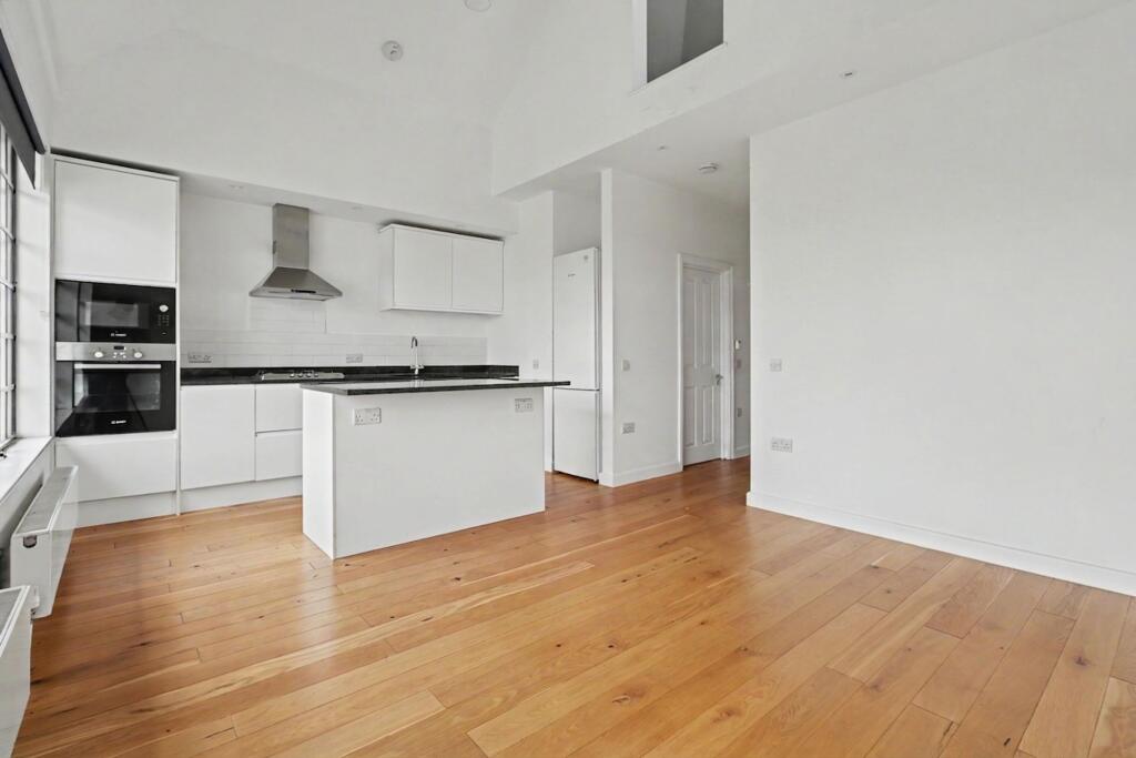 Main image of property: High Street, Esher, KT10