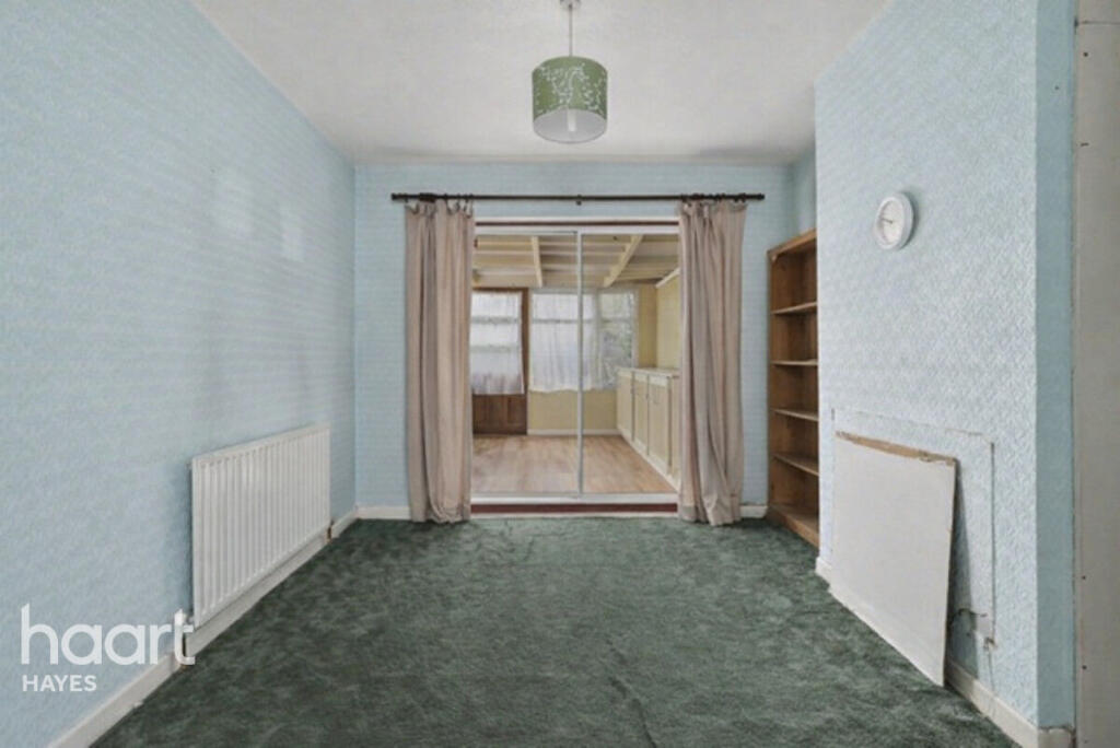 Crowland Avenue, Hayes photo 4