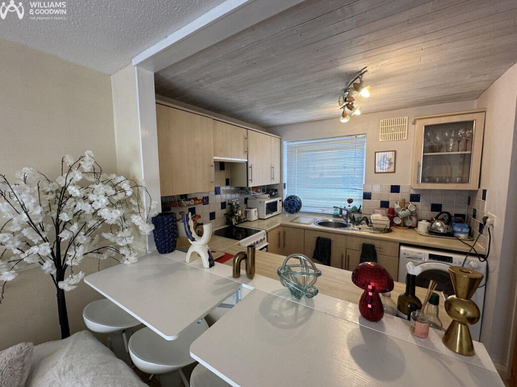 Ffordd Garnedd, Y Felinheli, Gwynedd, LL56 photo 4