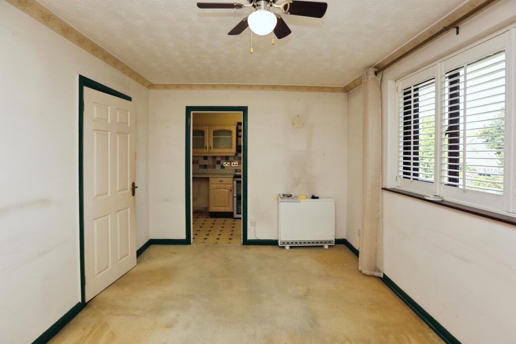 Apartment in Southampton, Bitterne - View 4