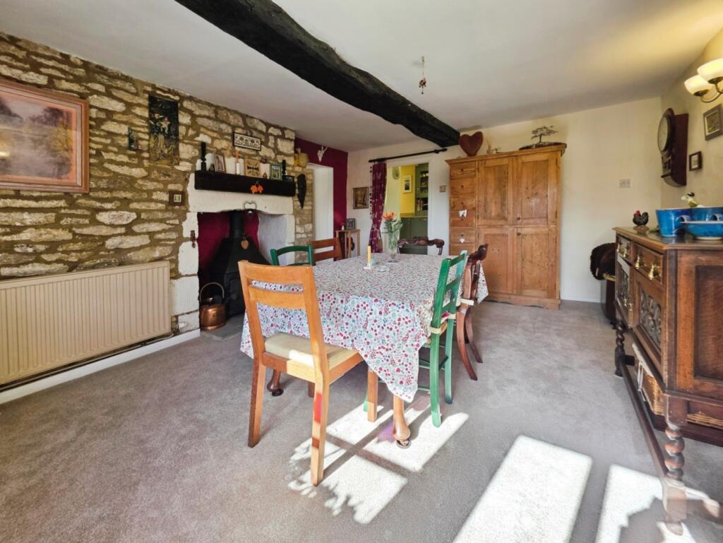 House in Gloucester - View 5