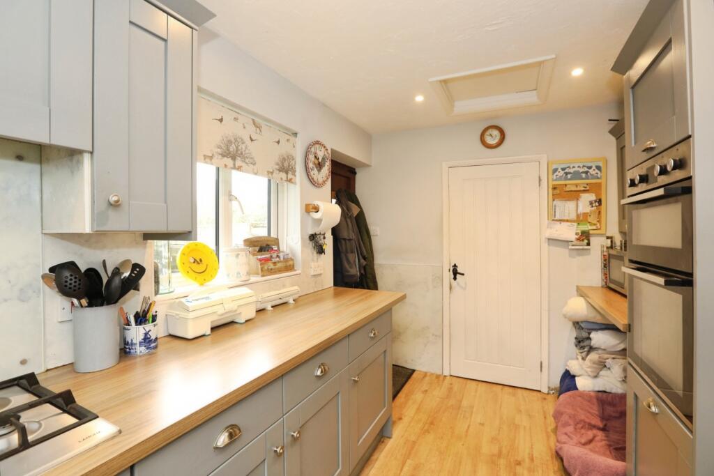 House in Uckfield, High Hurstwood - View 5