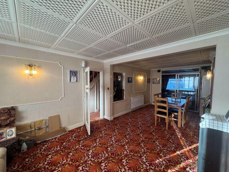 Byron Avenue, Cranford, Hounslow - View 4