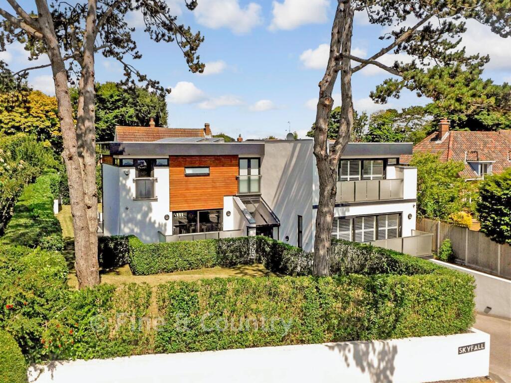 4-bed detached on Sea View Road, St Margarets Bay, Dover, Kent, £1,350,000