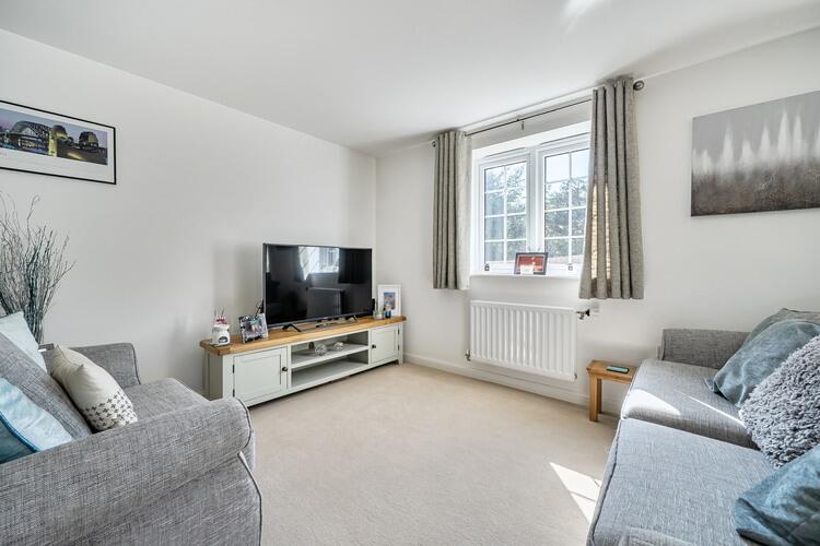 Apartment in Wokingham - View 3