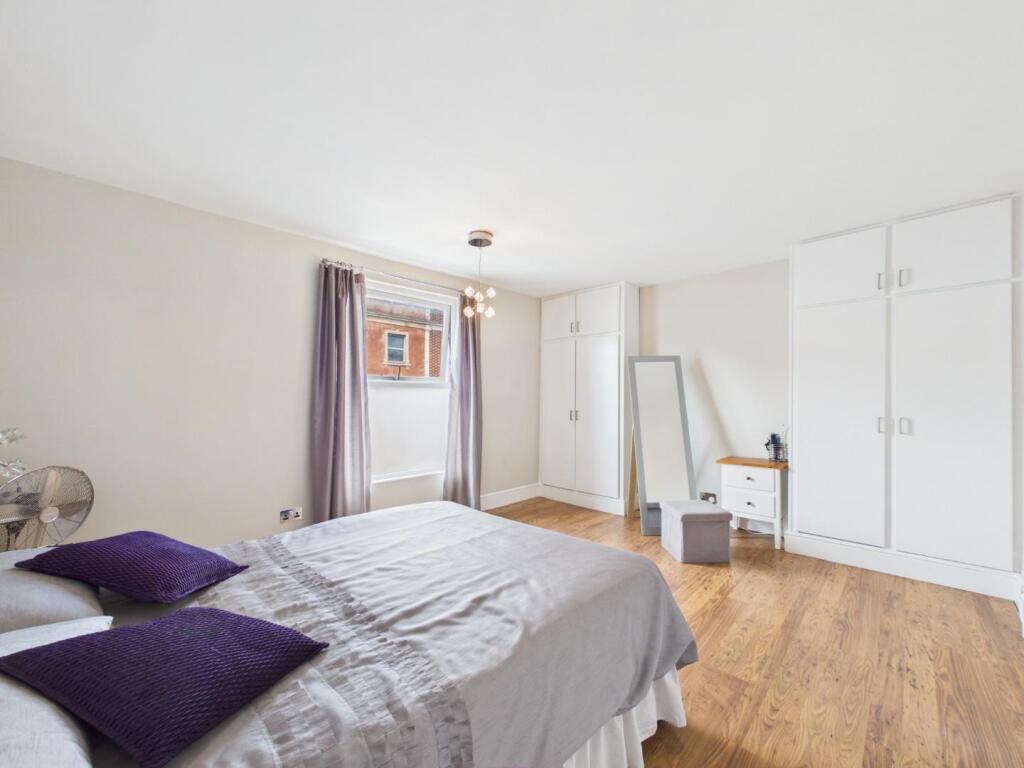 House in Bristol, Baptist Mills, Easton - More