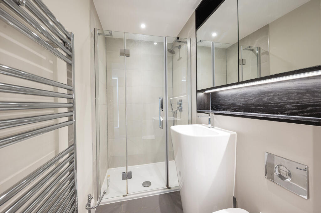 Apartment in London - View 5