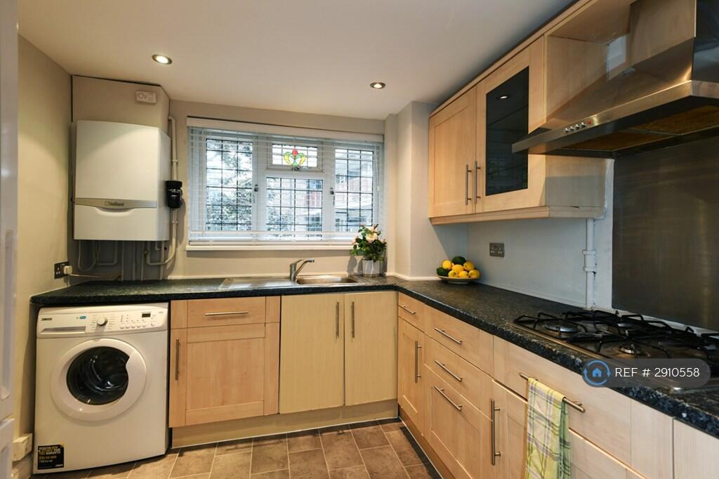 3 bedroom flat for rent