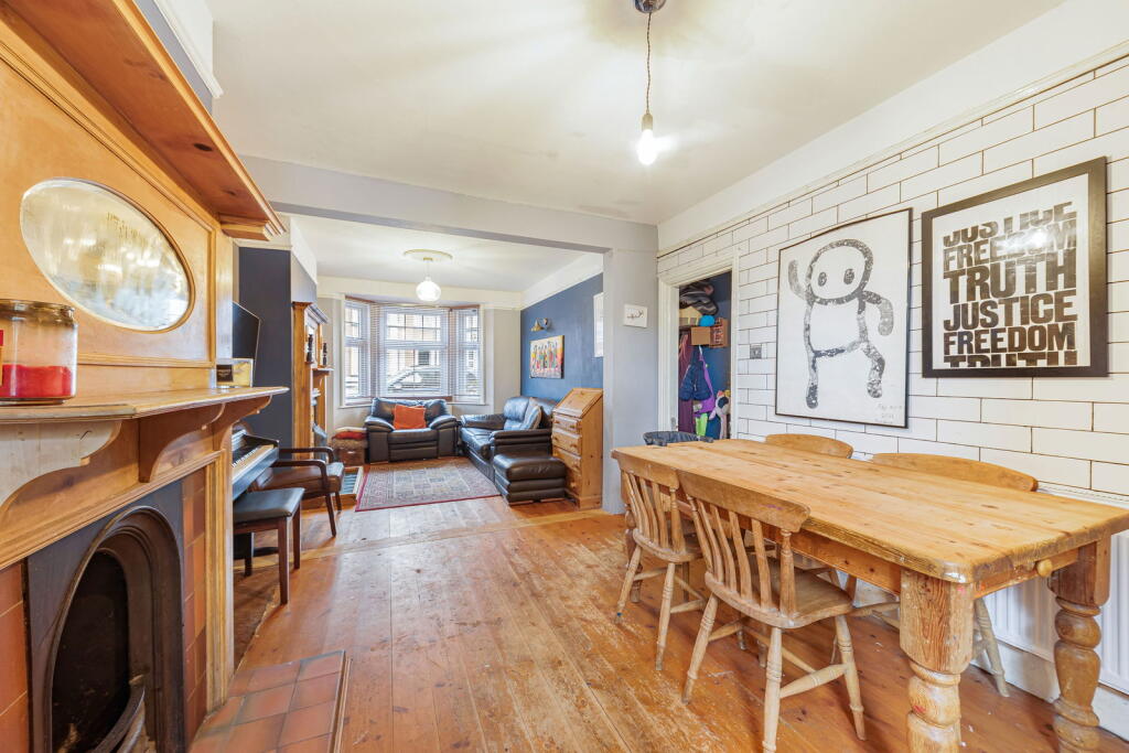 Main image of property: Victoria Road, Crawley, RH11 7AU