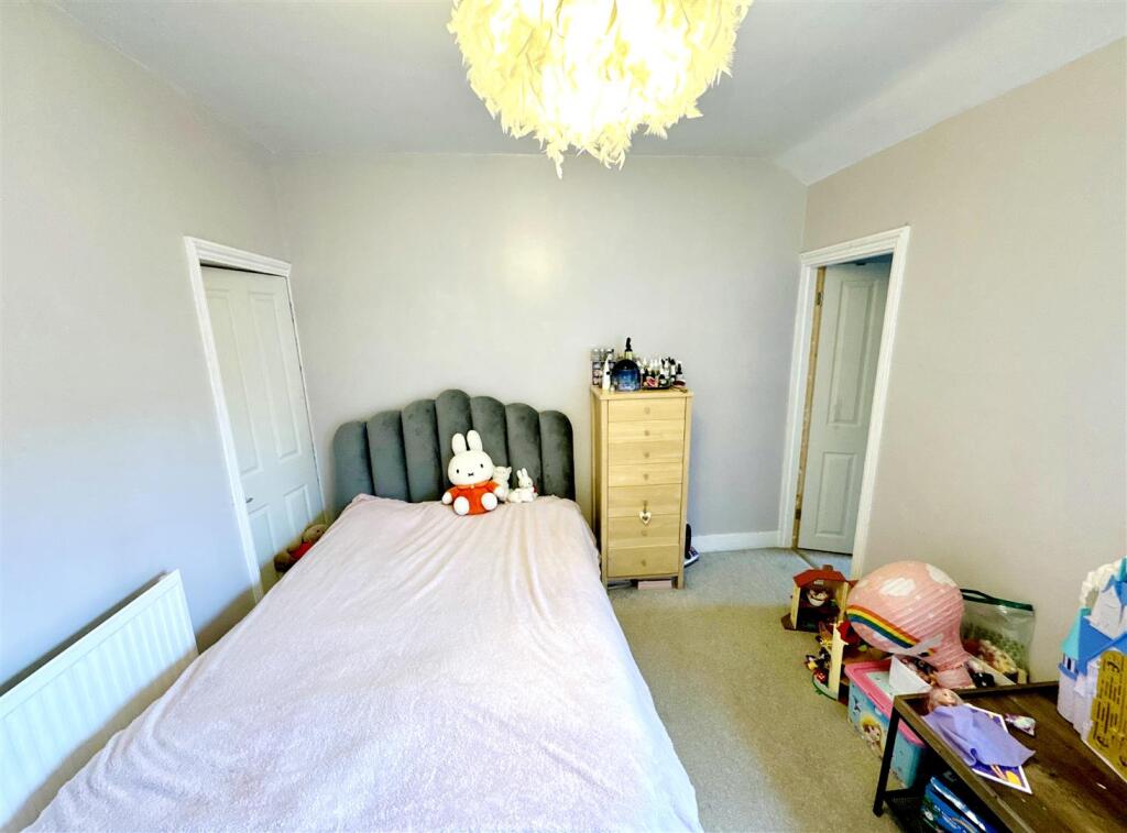 Pitcroft Avenue, Earley, Reading - View 6
