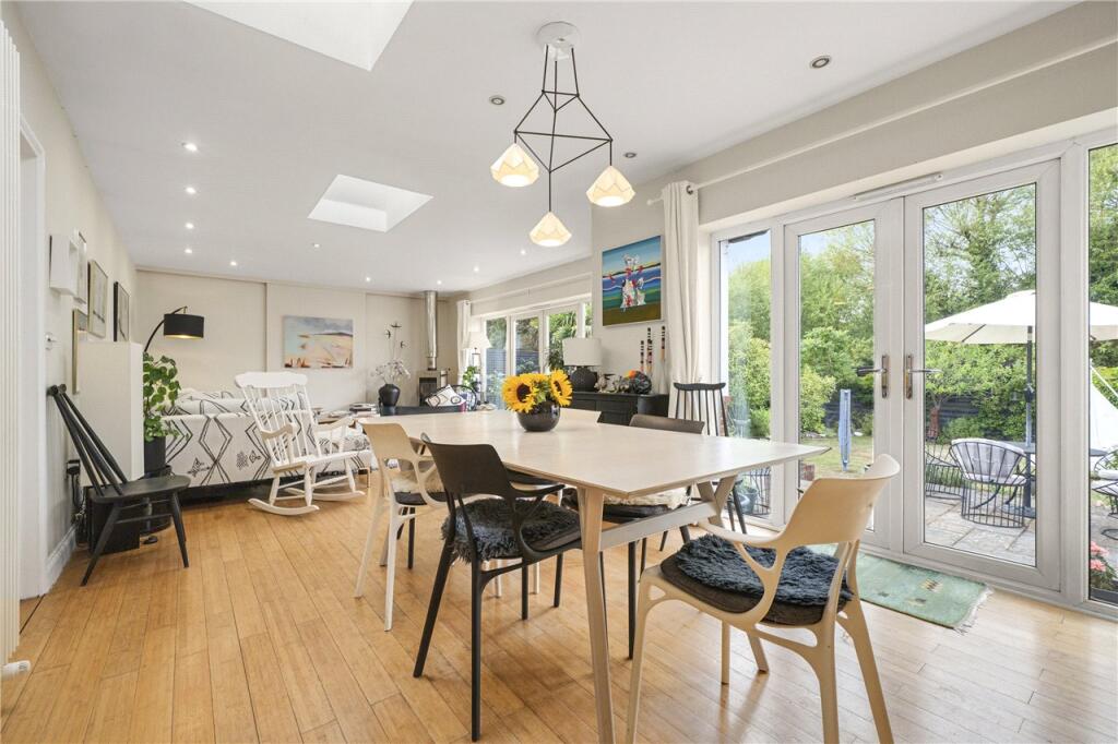 House in Kingston upon Thames - View 4
