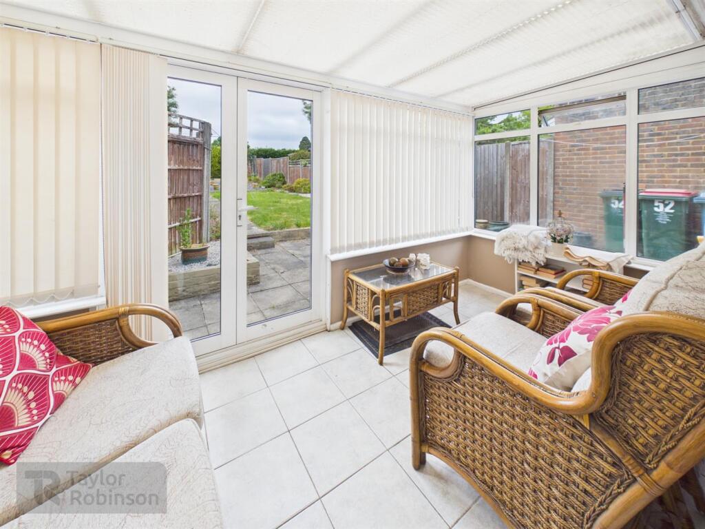 Perryfield Road, Southgate, Crawley - View 5