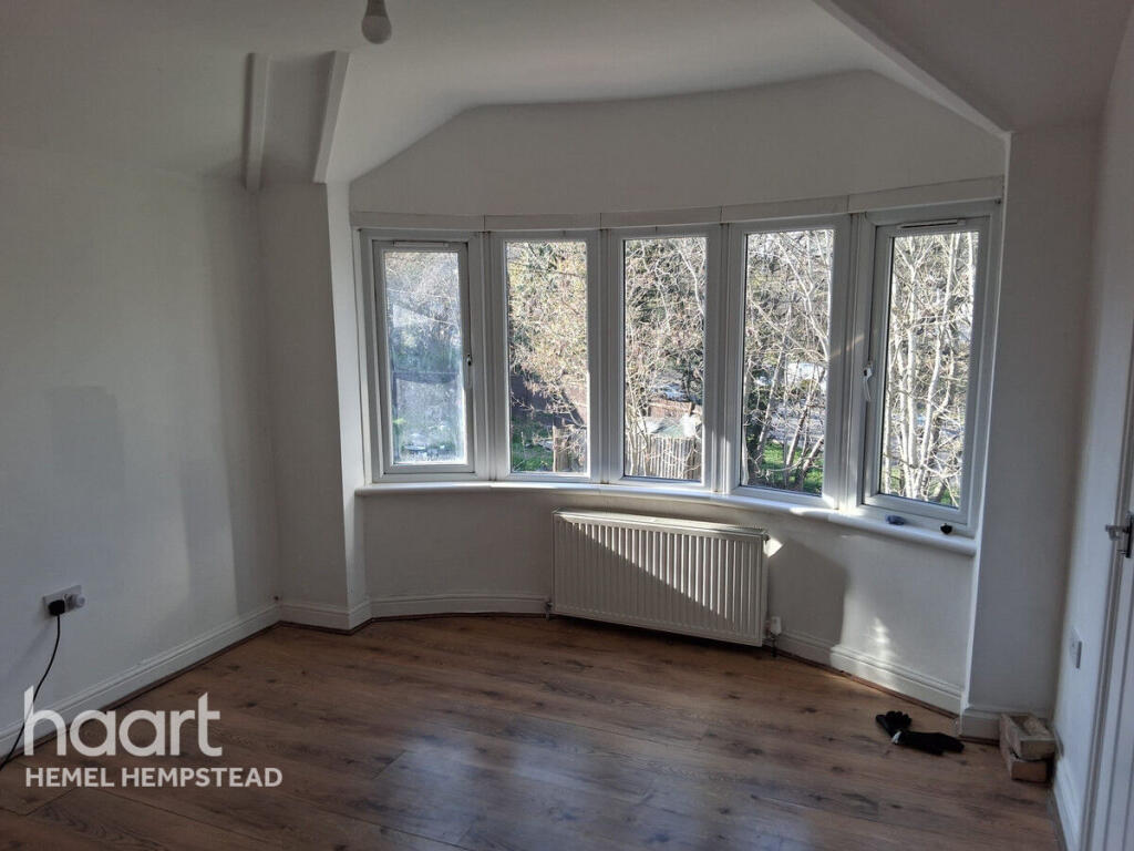 Main image of property: North western Avenue, Watford