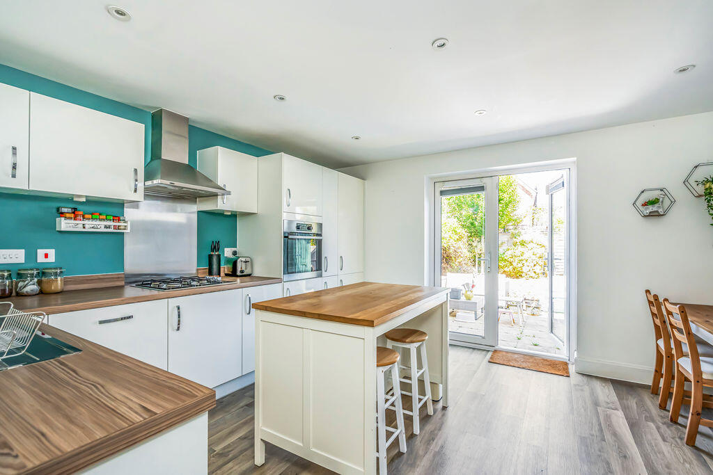 House in Chichester, Southbourne - View 2