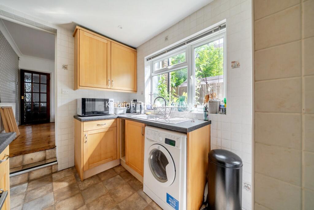 House in London, Chatterton Village, Widmore - More