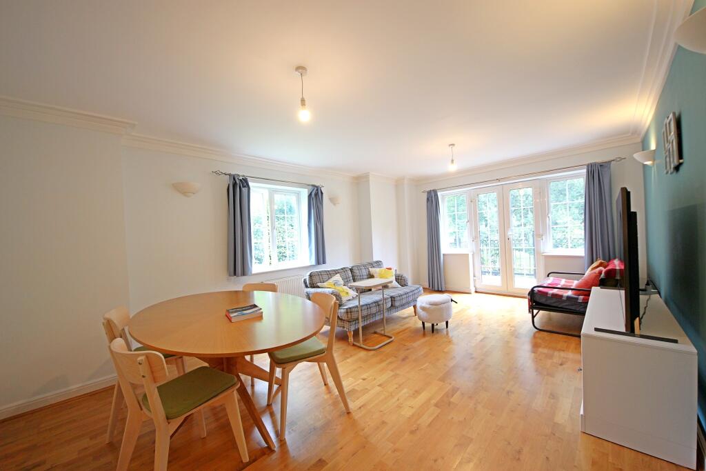 Apartment in Bournemouth, Westbourne - View 2