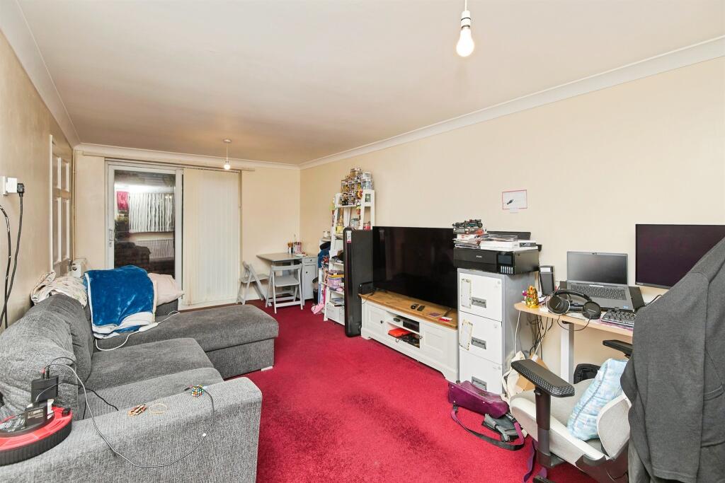House in East Staffordshire, Winshill - View 5
