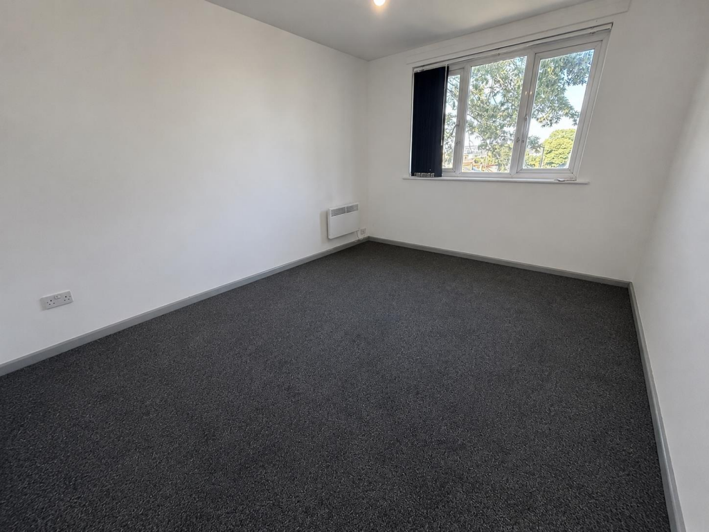 Apartment in Bradford - View 3