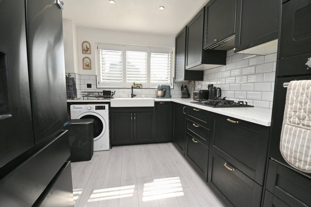 Peasehill Close, Barnsley, S70 1NY - View 3