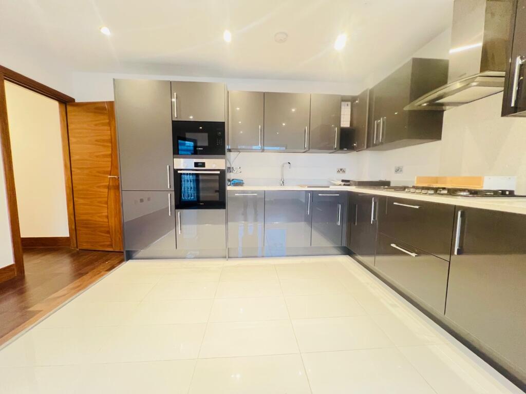 Main image of property: Scarbrook Road Croydon CR0