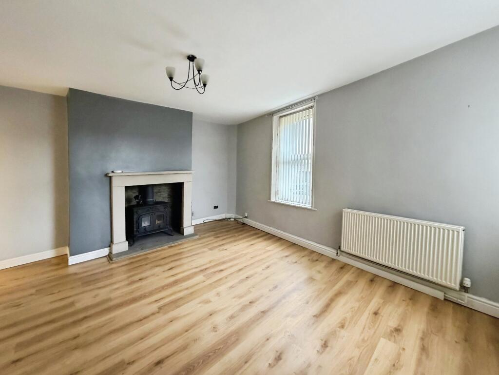 Platt Square, Cleckheaton, West Yorkshire, BD19 photo 2